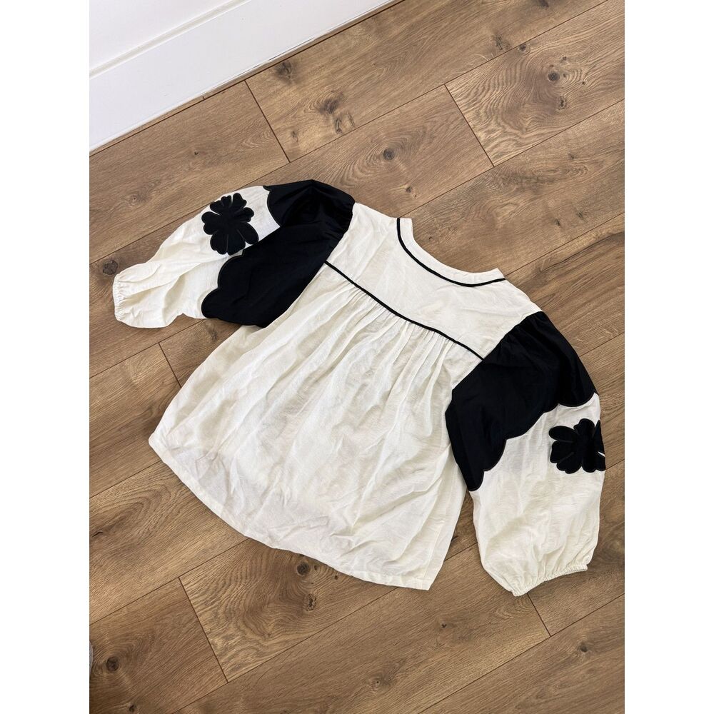 THML M NWT black white foral embroidered bubble sleeve blouse lightweight summer - Picture 3 of 9